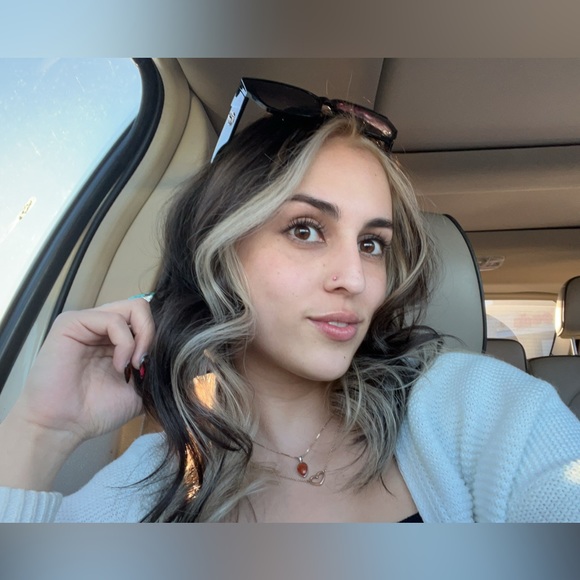 miki_almendarez